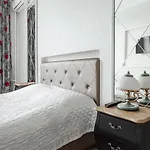 New 2 Bedrooms On Deribasovskay Str Apartman