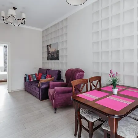 New 2 Bedrooms On Deribasovskay Str *