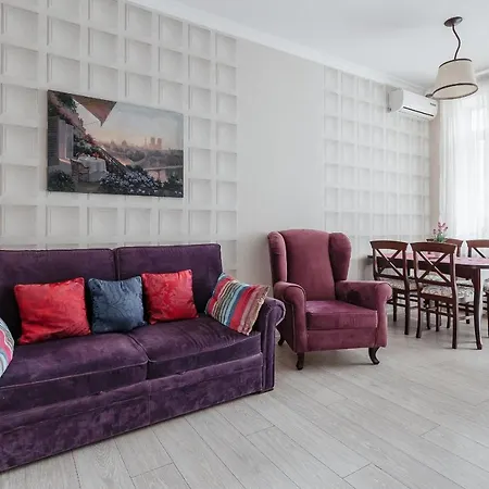 New 2 Bedrooms On Deribasovskay Str Apartman