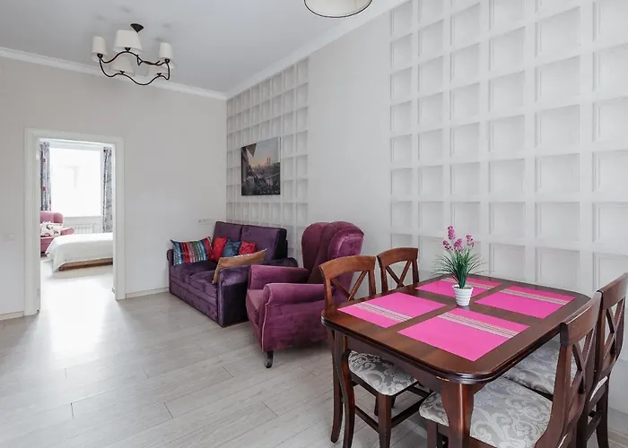 New 2 Bedrooms On Deribasovskay Str *