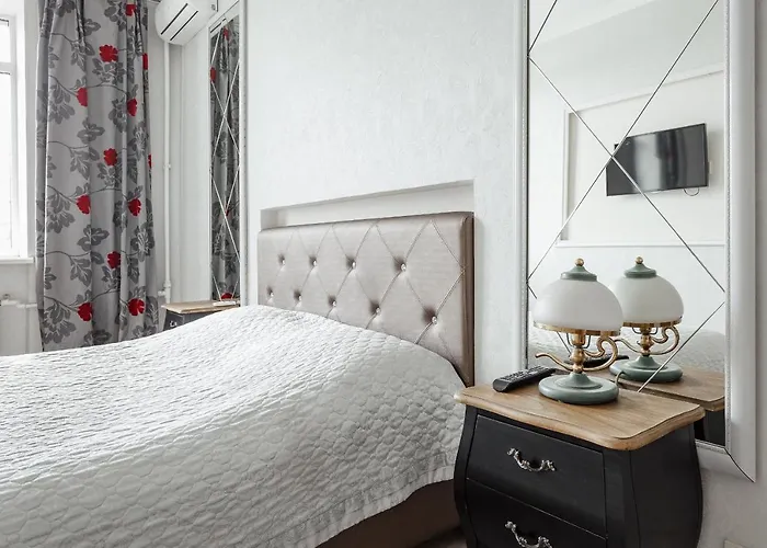 New 2 Bedrooms On Deribasovskay Str Apartman